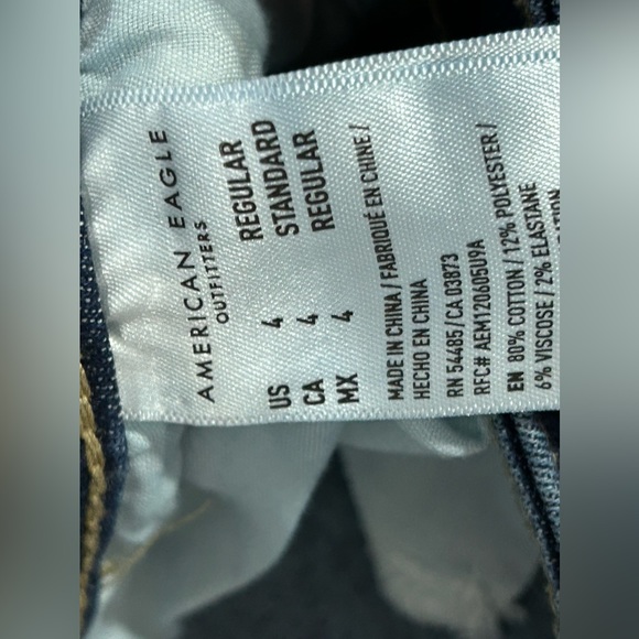 American Eagle Ripped Jeans - Picture 5 of 5